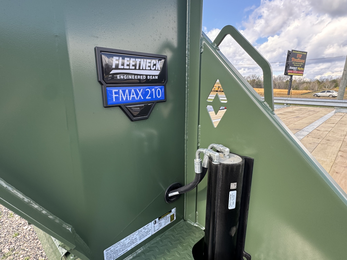 New 2026 Diamond C FMAX210 Flatbed Trailer, HYD JACKS, HYD DOVETAIL , ALUMINUM OUTER WHEELS