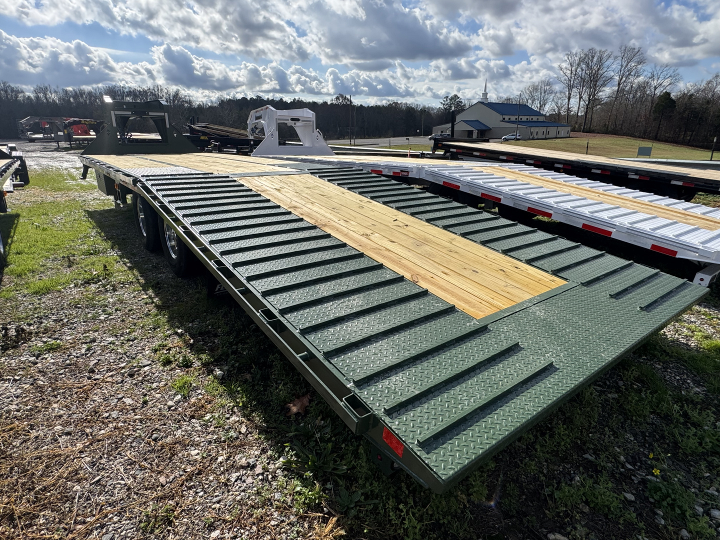 New 2026 Diamond C FMAX210 Flatbed Trailer, HYD JACKS, HYD DOVETAIL , ALUMINUM OUTER WHEELS