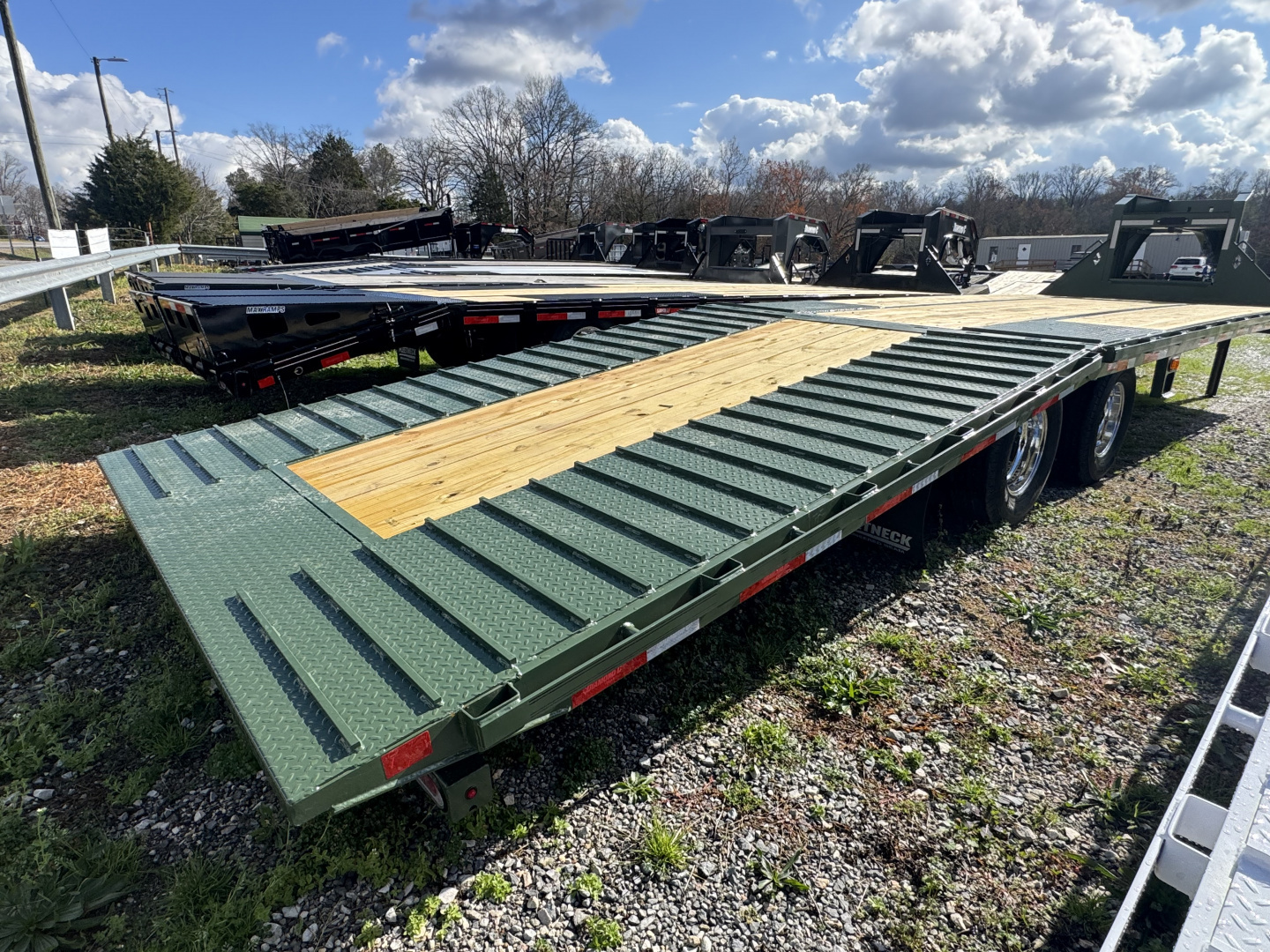 New 2026 Diamond C FMAX210 Flatbed Trailer, HYD JACKS, HYD DOVETAIL , ALUMINUM OUTER WHEELS