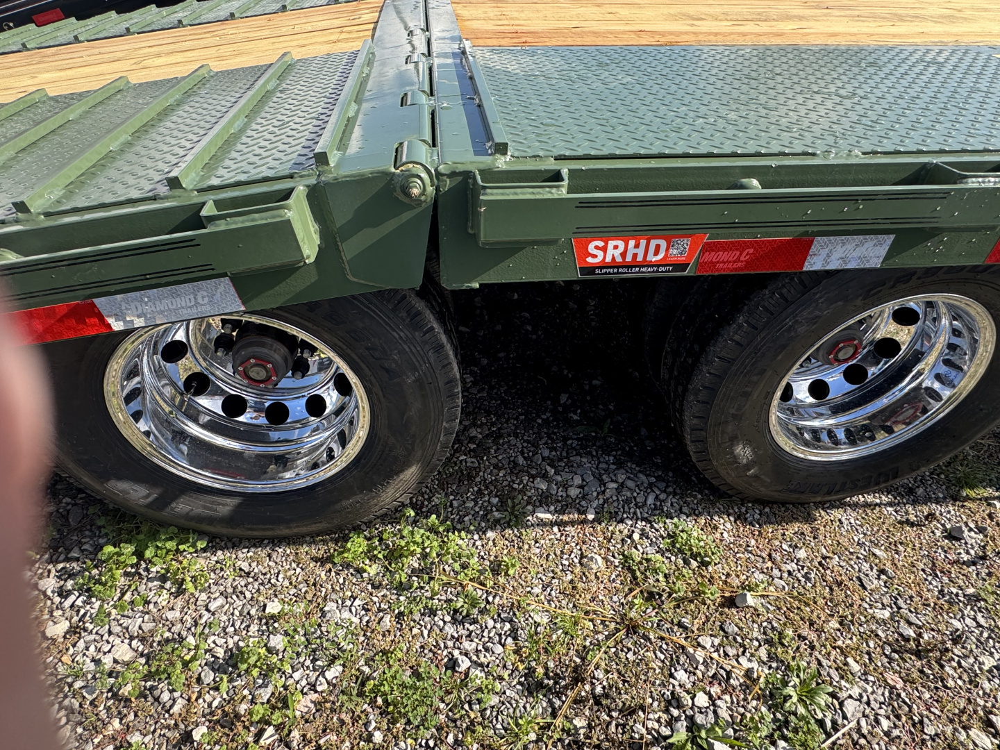 New 2026 Diamond C FMAX210 Flatbed Trailer, HYD JACKS, HYD DOVETAIL , ALUMINUM OUTER WHEELS