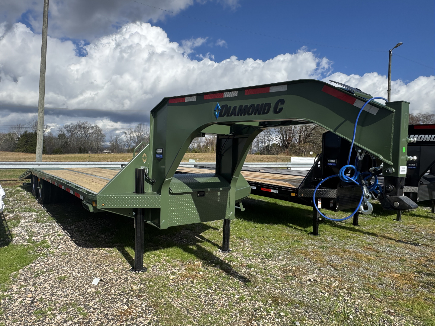 New 2026 Diamond C FMAX210 Flatbed Trailer, HYD JACKS, HYD DOVETAIL , ALUMINUM OUTER WHEELS