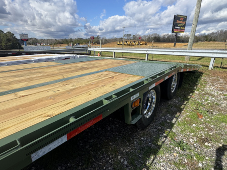 New 2026 Diamond C FMAX210 Flatbed Trailer, HYD JACKS, HYD DOVETAIL , ALUMINUM OUTER WHEELS