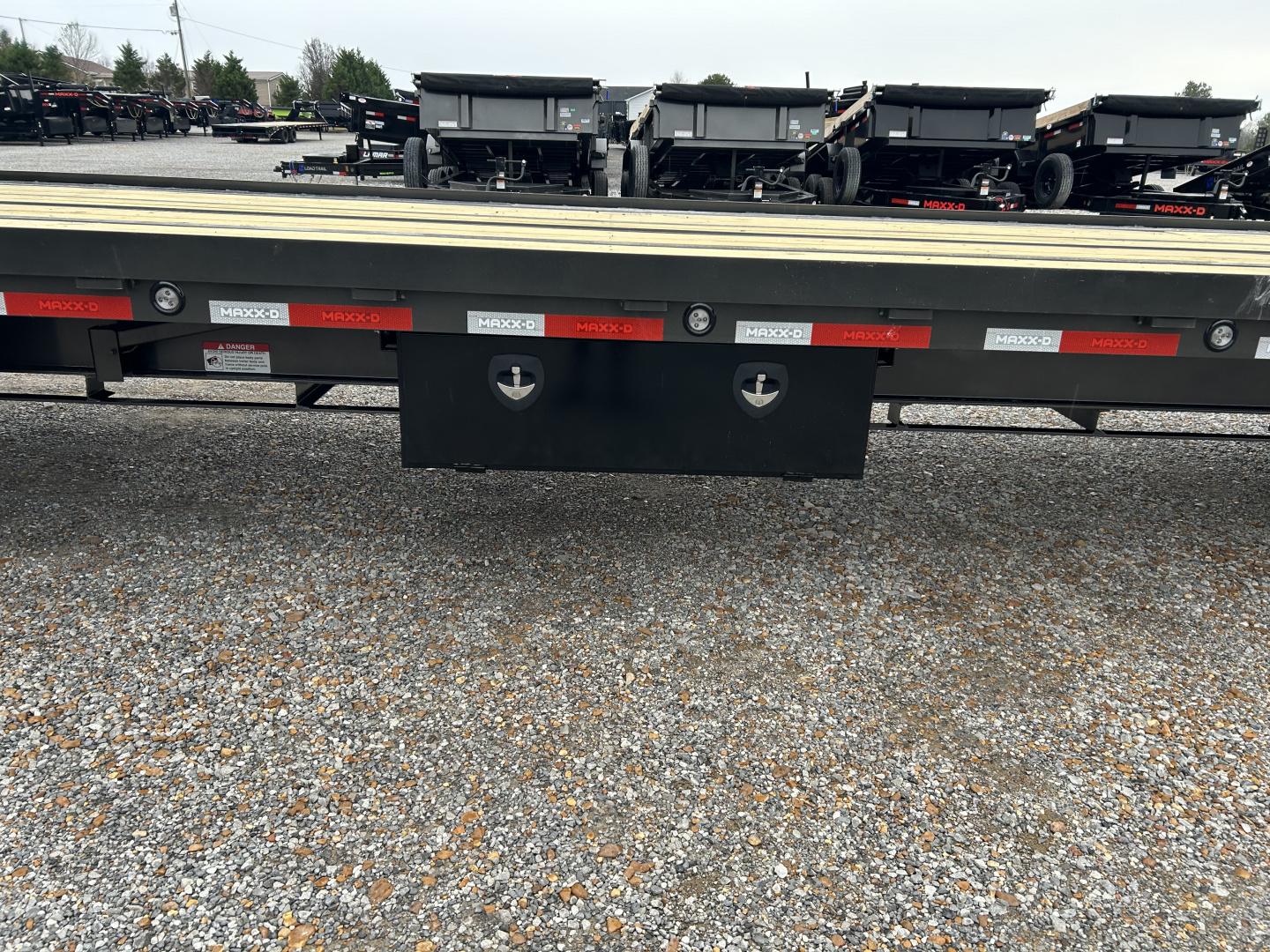 New 2026 MAXXD 102"X40' 30K Full Tilt Container Gooseneck Trailer