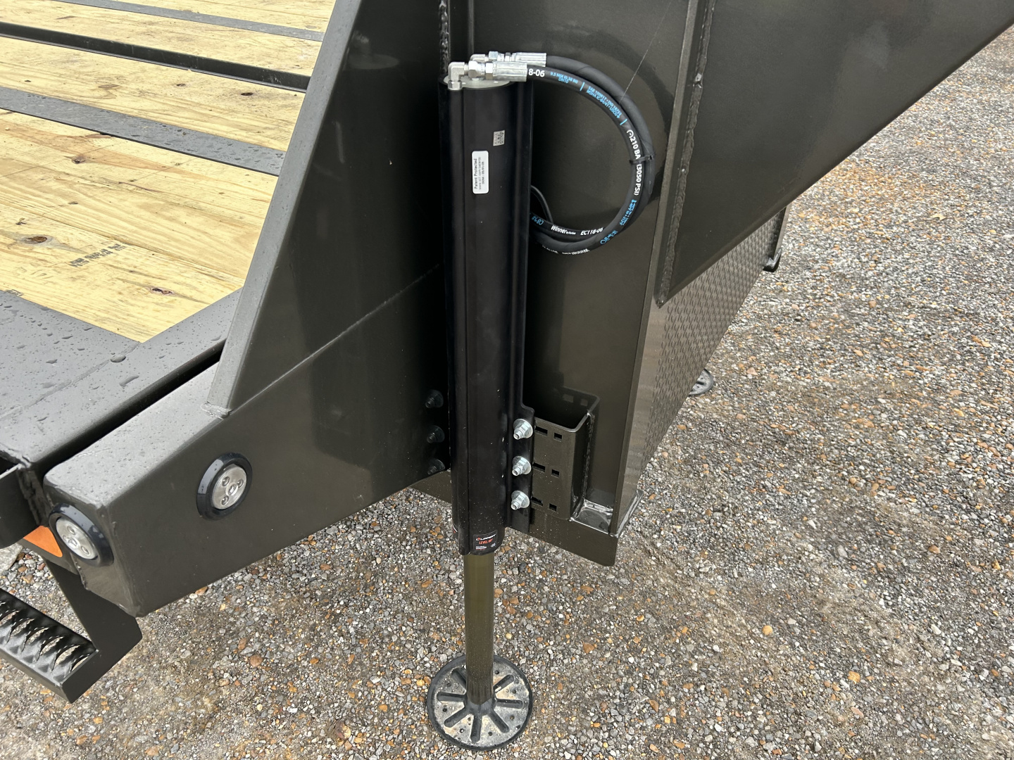 New 2026 MAXXD 102"X40' 30K Full Tilt Container Gooseneck Trailer