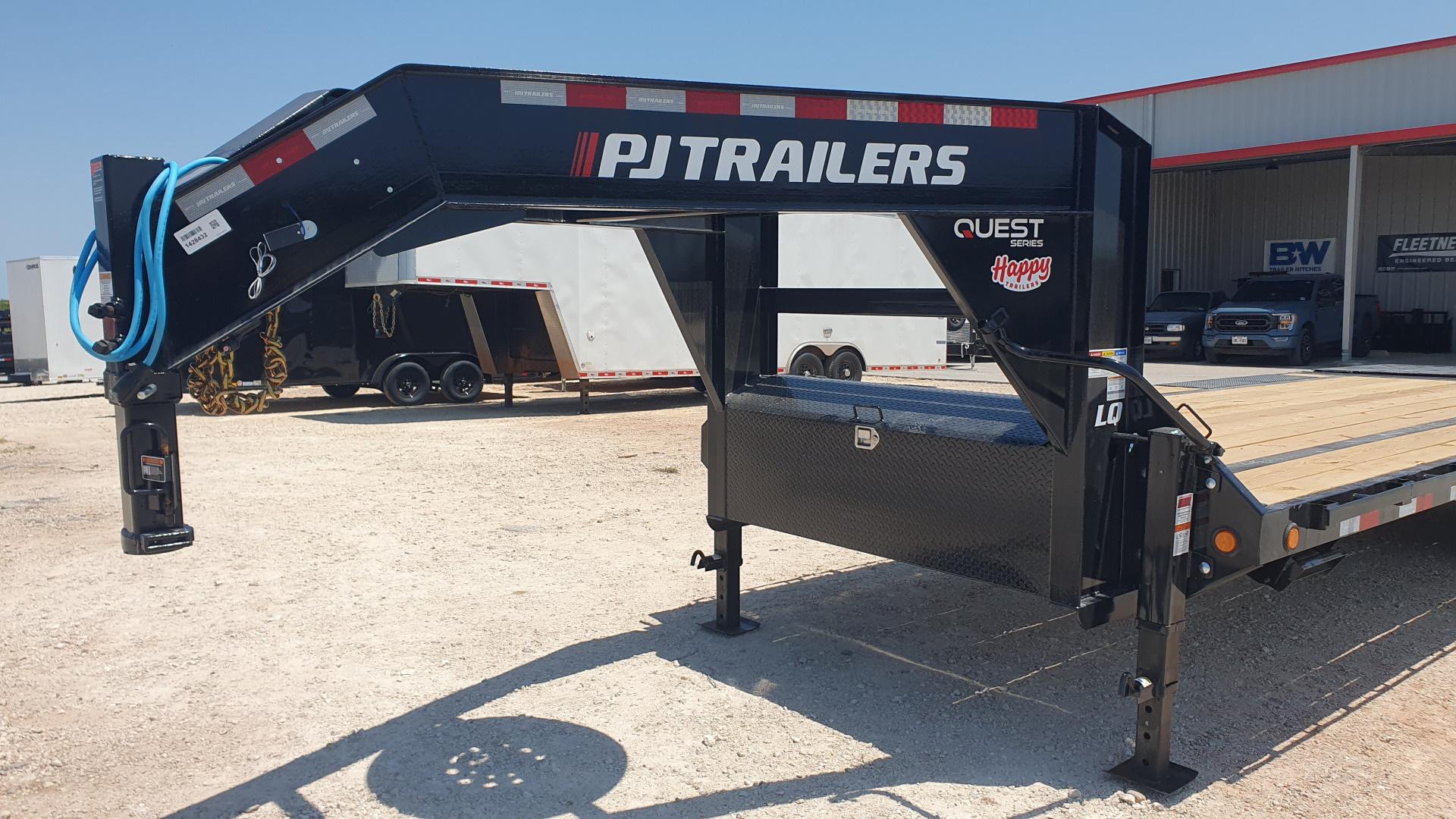 New 2026 PJ 102”x25’ Quest Gooseneck Flatbed w/ Singles – LQ