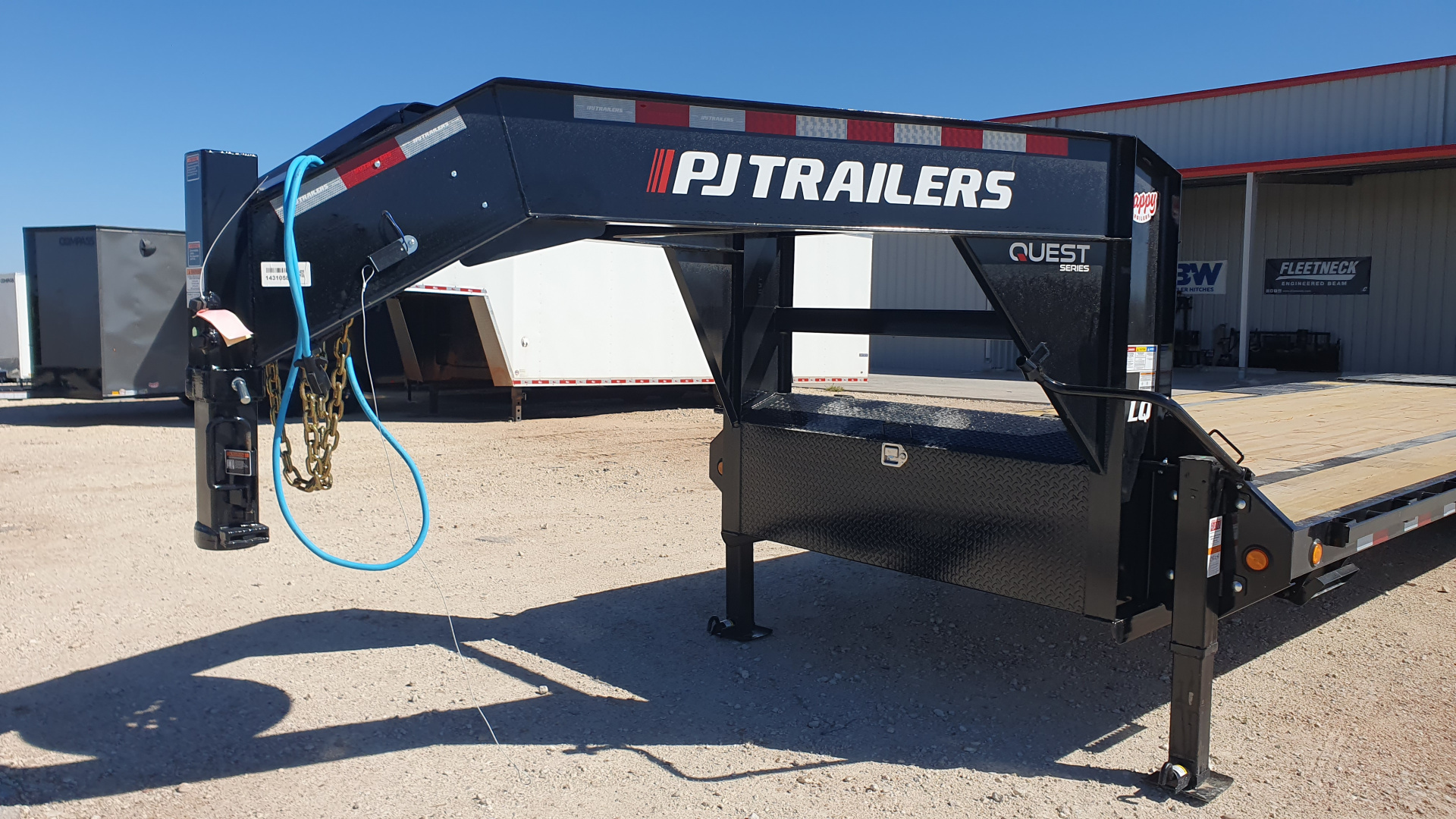 New 2026 PJ 102”x30’ Quest Gooseneck Flatbed w/ Singles – LQ