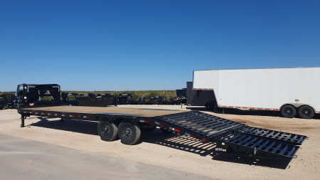 New 2026 PJ 102”x30’ Quest Gooseneck Flatbed w/ Singles – LQ