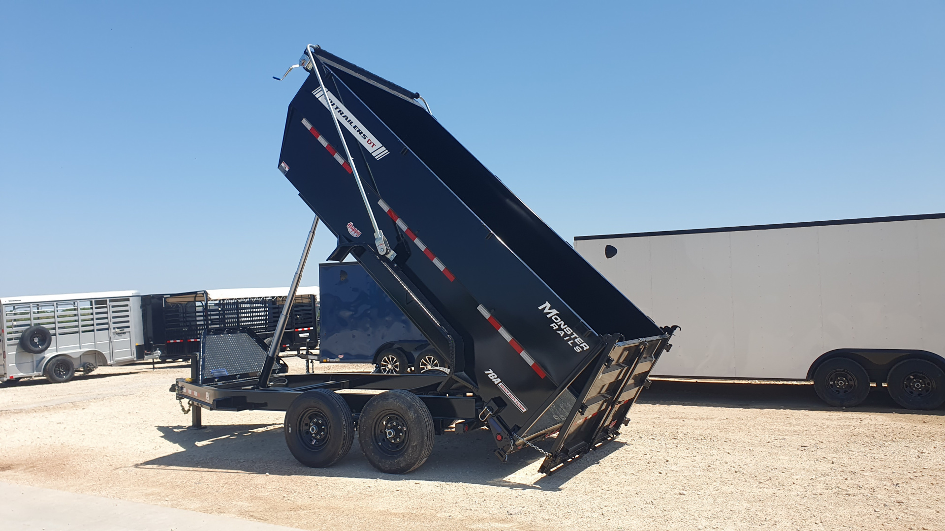 New 2026 PJ 83"x14' BP Tandem Axle Low Pro Telescopic Dump w/ 48" Sides – DT Voyager Package