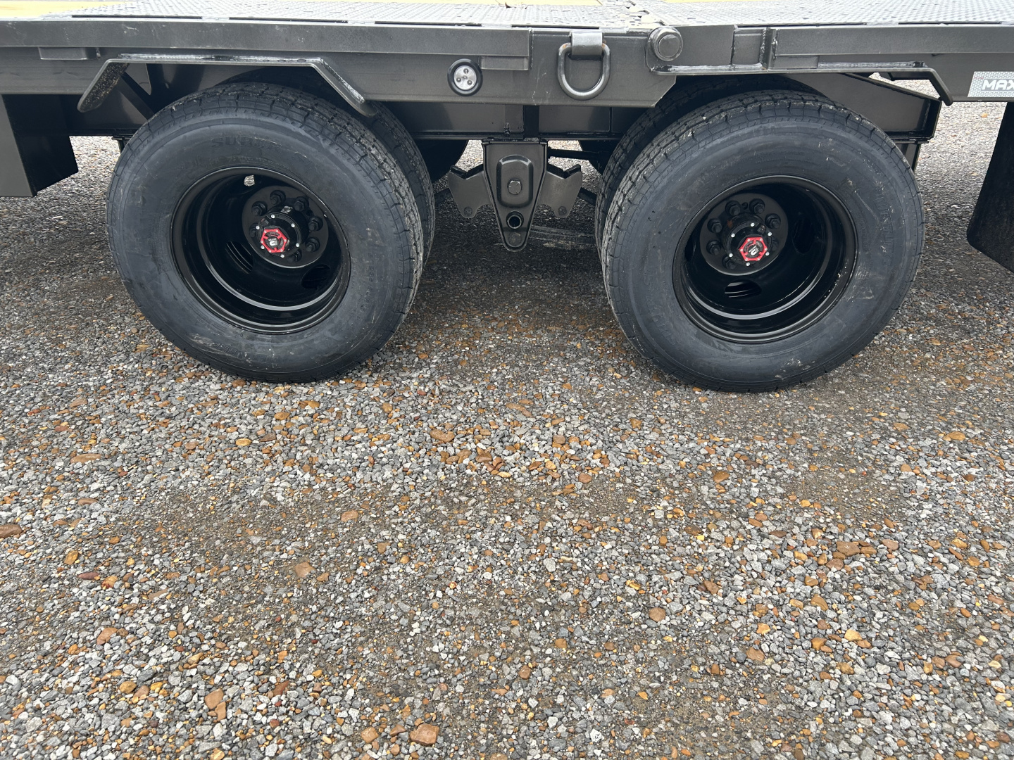 New 2026 MAXXD Hydraulic Dovetail Gooseneck Trailer | 32' x 102' 25.9K GVWR