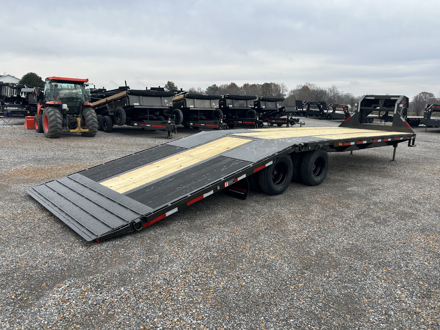 New 2026 MAXXD Hydraulic Dovetail Gooseneck Trailer | 32' x 102' 25.9K GVWR