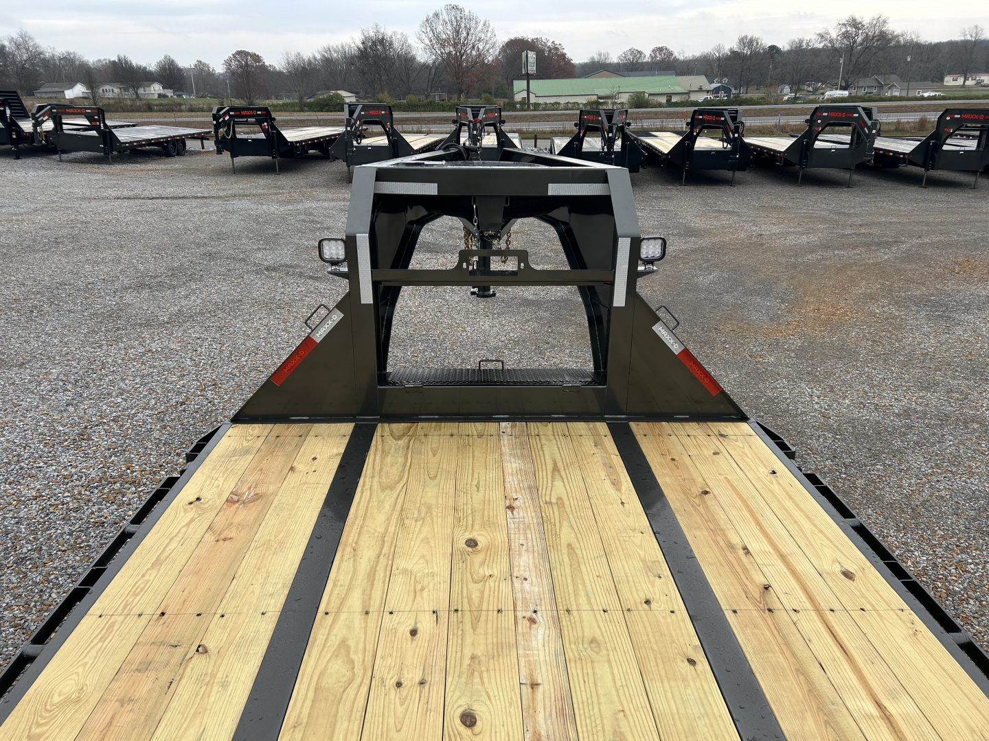 New 2026 MAXXD Hydraulic Dovetail Gooseneck Trailer | 32' x 102' 25.9K GVWR