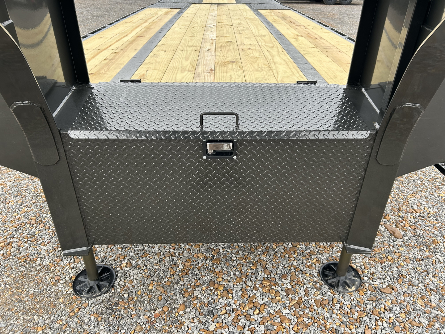 New 2026 MAXXD Hydraulic Dovetail Gooseneck Trailer | 32' x 102' 25.9K GVWR