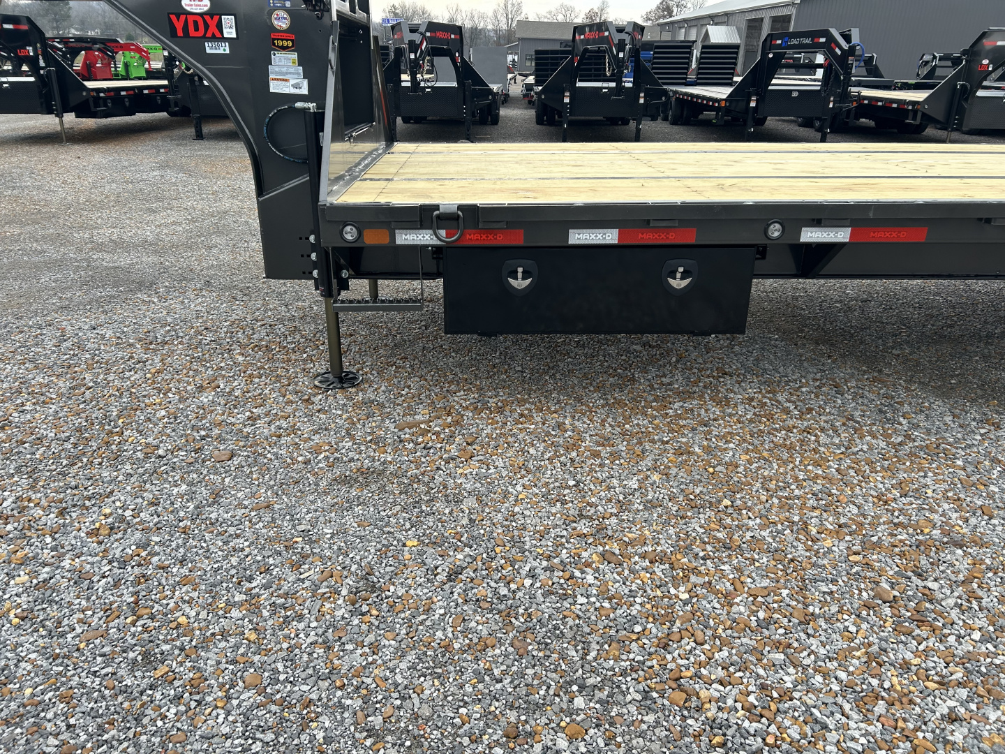 New 2026 MAXXD Hydraulic Dovetail Gooseneck Trailer | 32' x 102' 25.9K GVWR