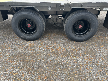 New 2026 MAXXD Hydraulic Dovetail Gooseneck Trailer | 32' x 102' 25.9K GVWR