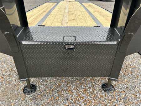 New 2026 MAXXD Hydraulic Dovetail Gooseneck Trailer | 32' x 102' 25.9K GVWR