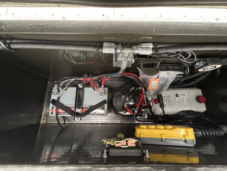 New 2026 MAXXD Hydraulic Dovetail Gooseneck Trailer | 32' x 102' 25.9K GVWR