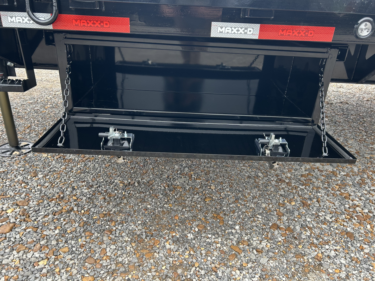 New 2026 MAXXD Hydraulic Dovetail Gooseneck Trailer | 32' x 102' 25.9K GVWR