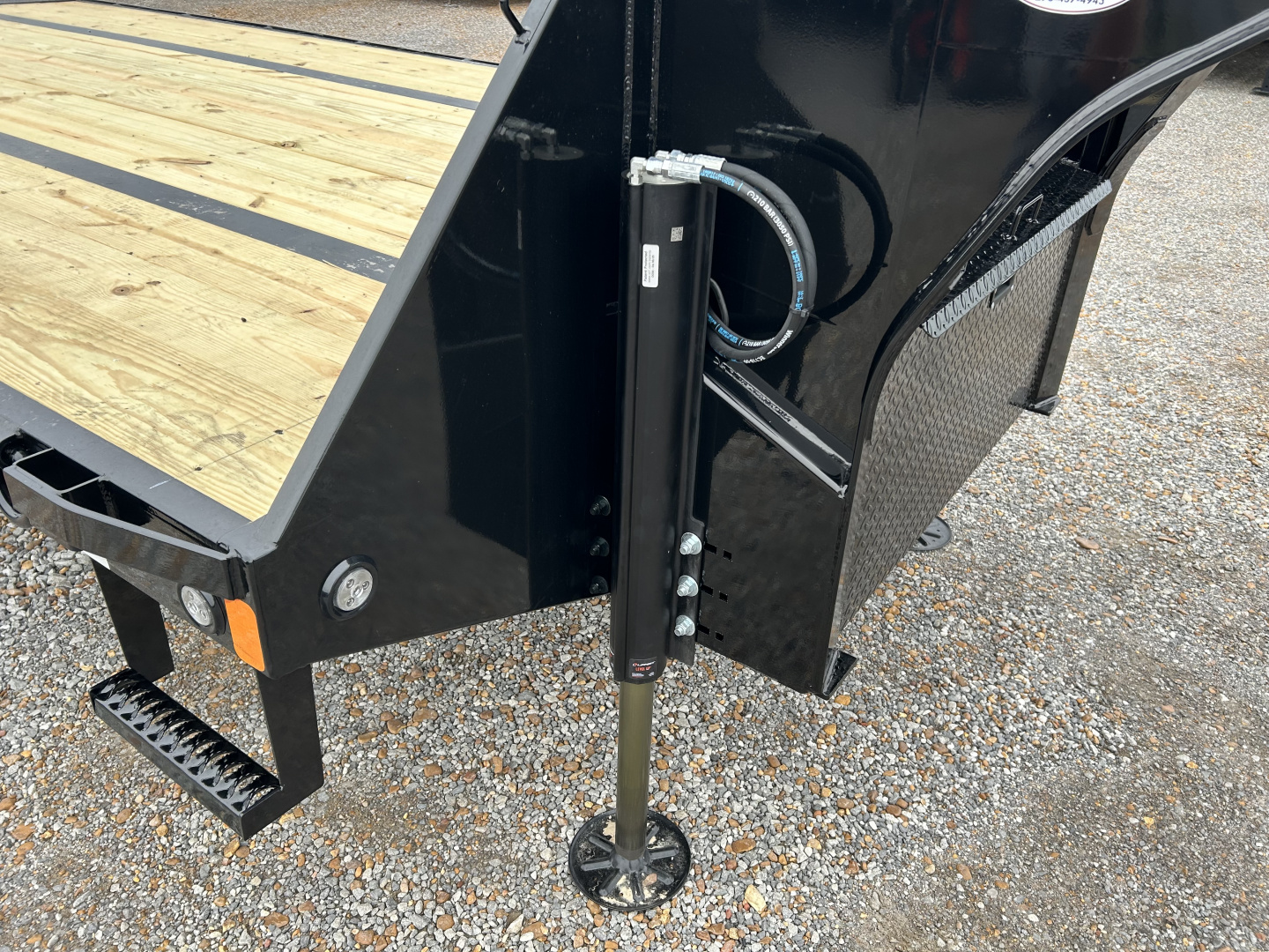 New 2026 MAXXD Hydraulic Dovetail Gooseneck Trailer | 32' x 102' 25.9K GVWR