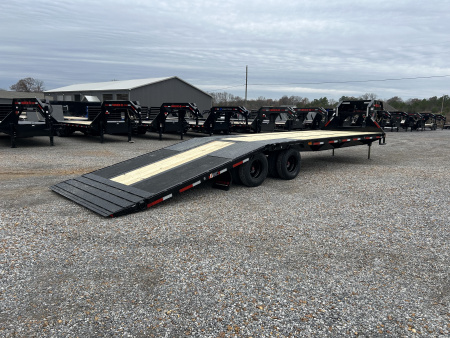 New 2026 MAXXD Hydraulic Dovetail Gooseneck Trailer | 32' x 102' 25.9K GVWR