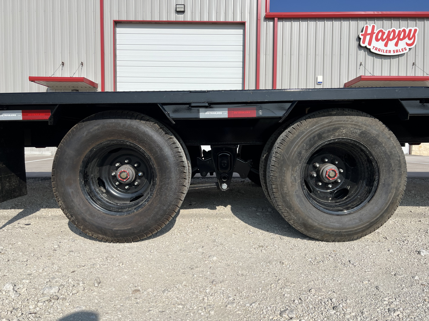 New 2026 PJ 102"x40' GN Low-Pro Flatbed w/ Duals - LD