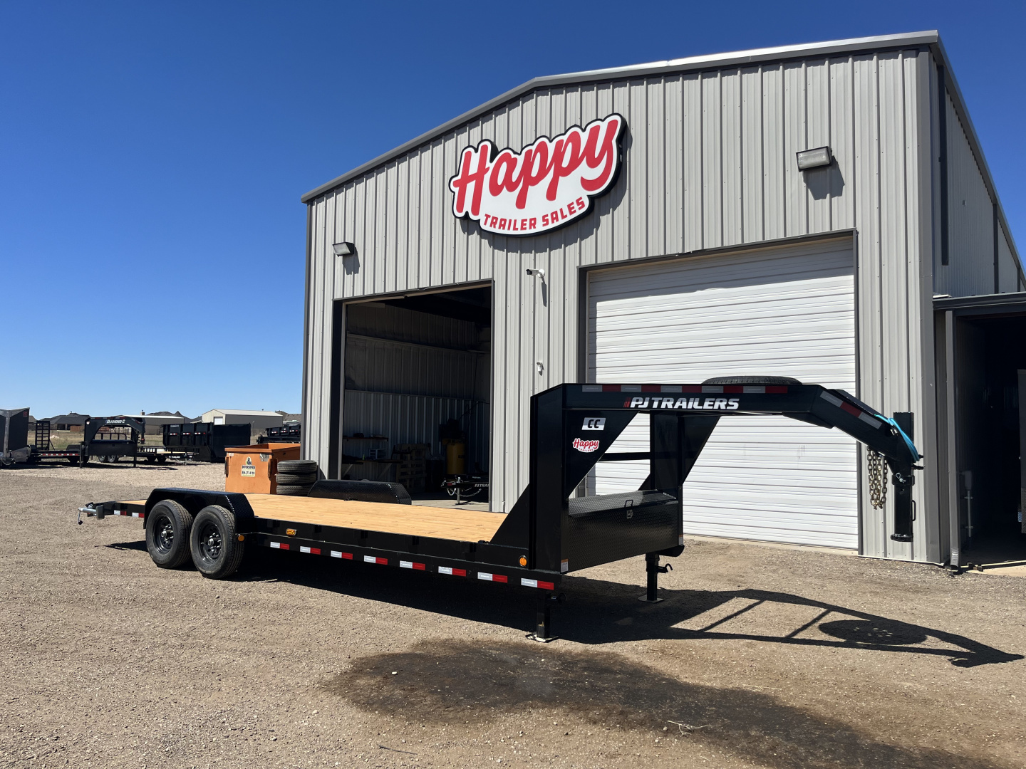 New 2026 PJ 83"x24' Gooseneck Channel Equipment Trailer – CC