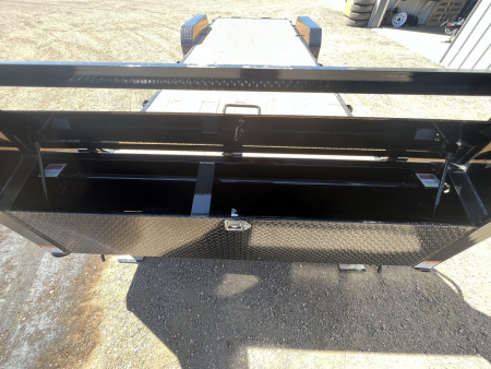 New 2026 PJ 83"x24' Gooseneck Channel Equipment Trailer – CC