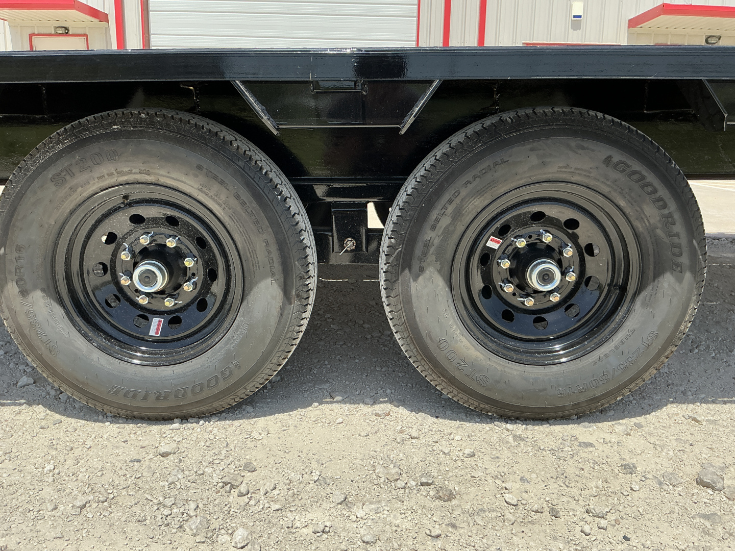 New 2026 PJ 102”x30’ Quest Gooseneck Flatbed w/ Singles – LQ