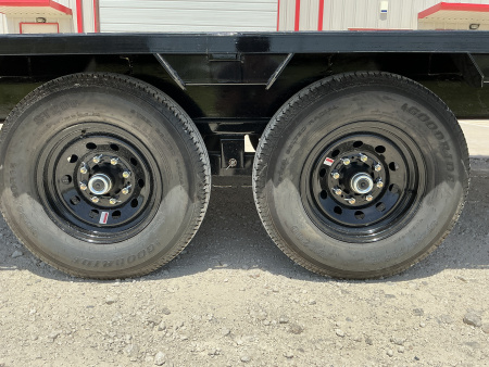 New 2026 PJ 102”x30’ Quest Gooseneck Flatbed w/ Singles – LQ