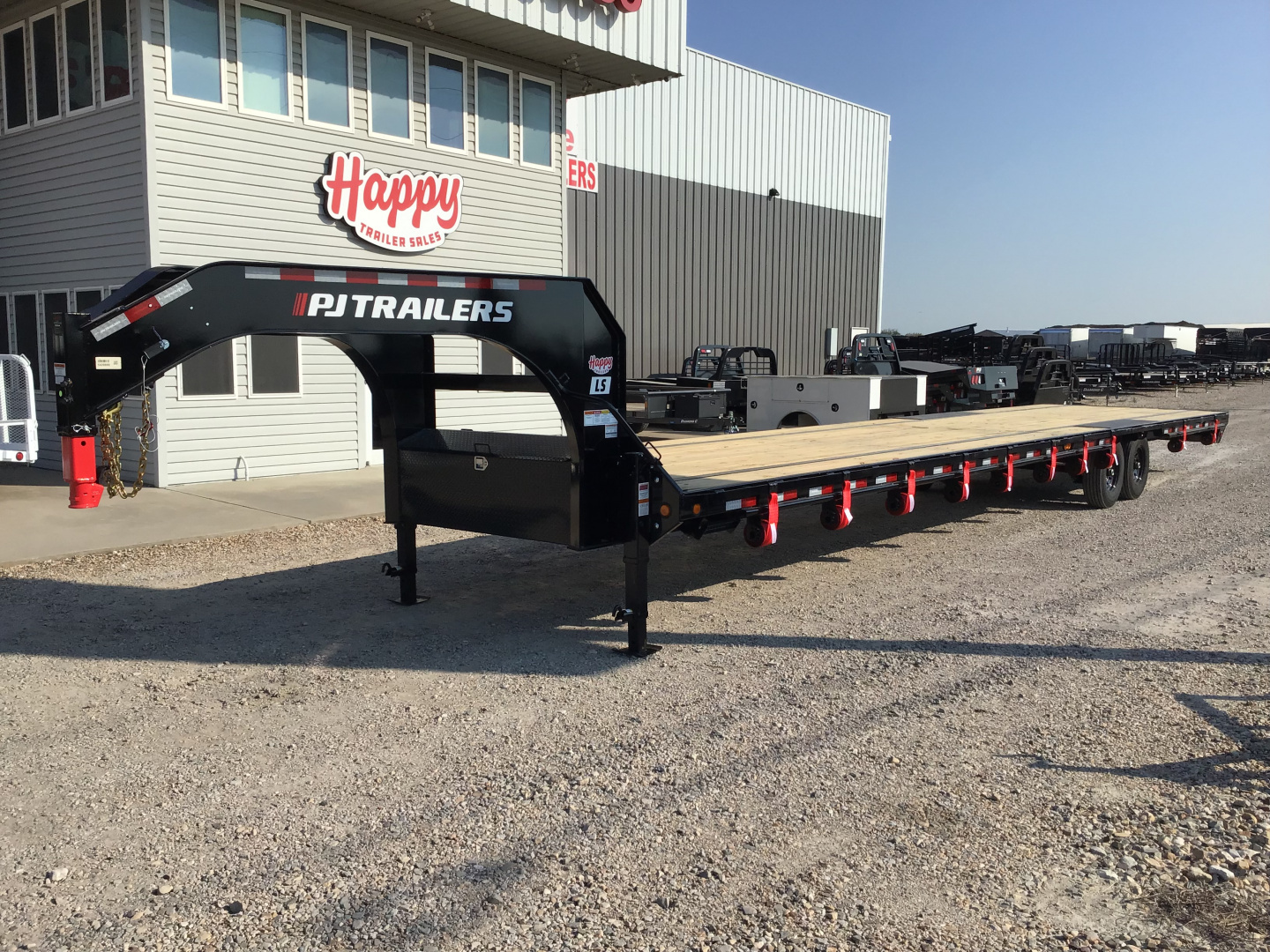 New 2026 PJ 102"x40' GN Low-Pro Flatbed w/ Singles - LS