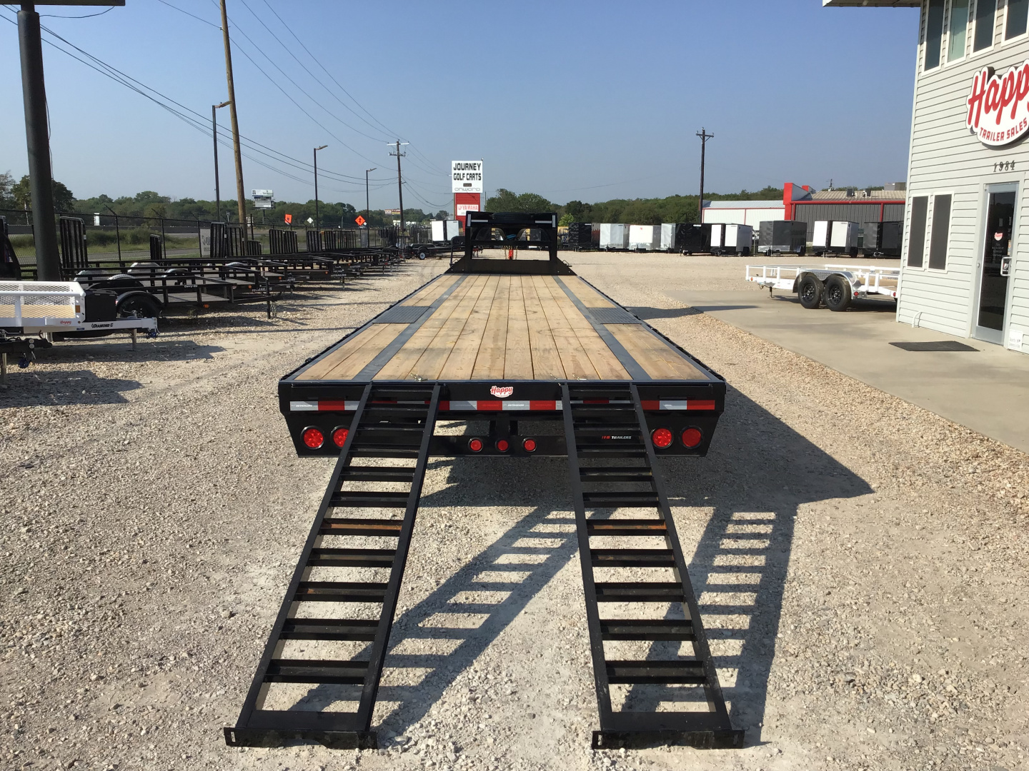 New 2026 PJ 102"x40' GN Low-Pro Flatbed w/ Singles - LS