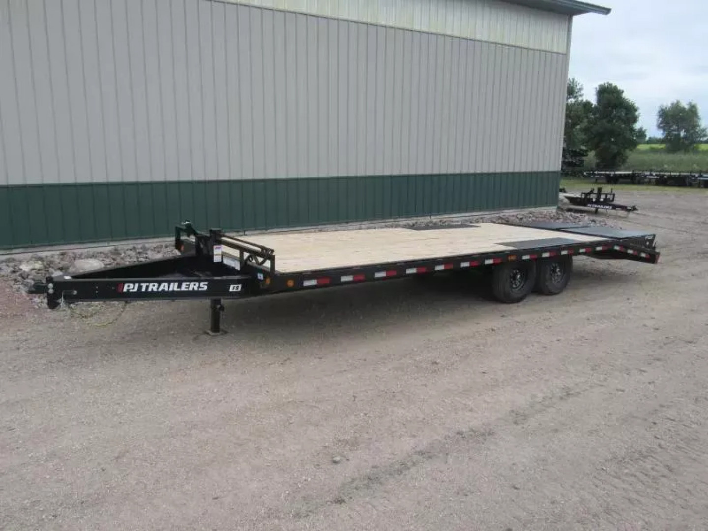 New 2026 24' x 8" 14k PJ I-beam Deckover Trailer