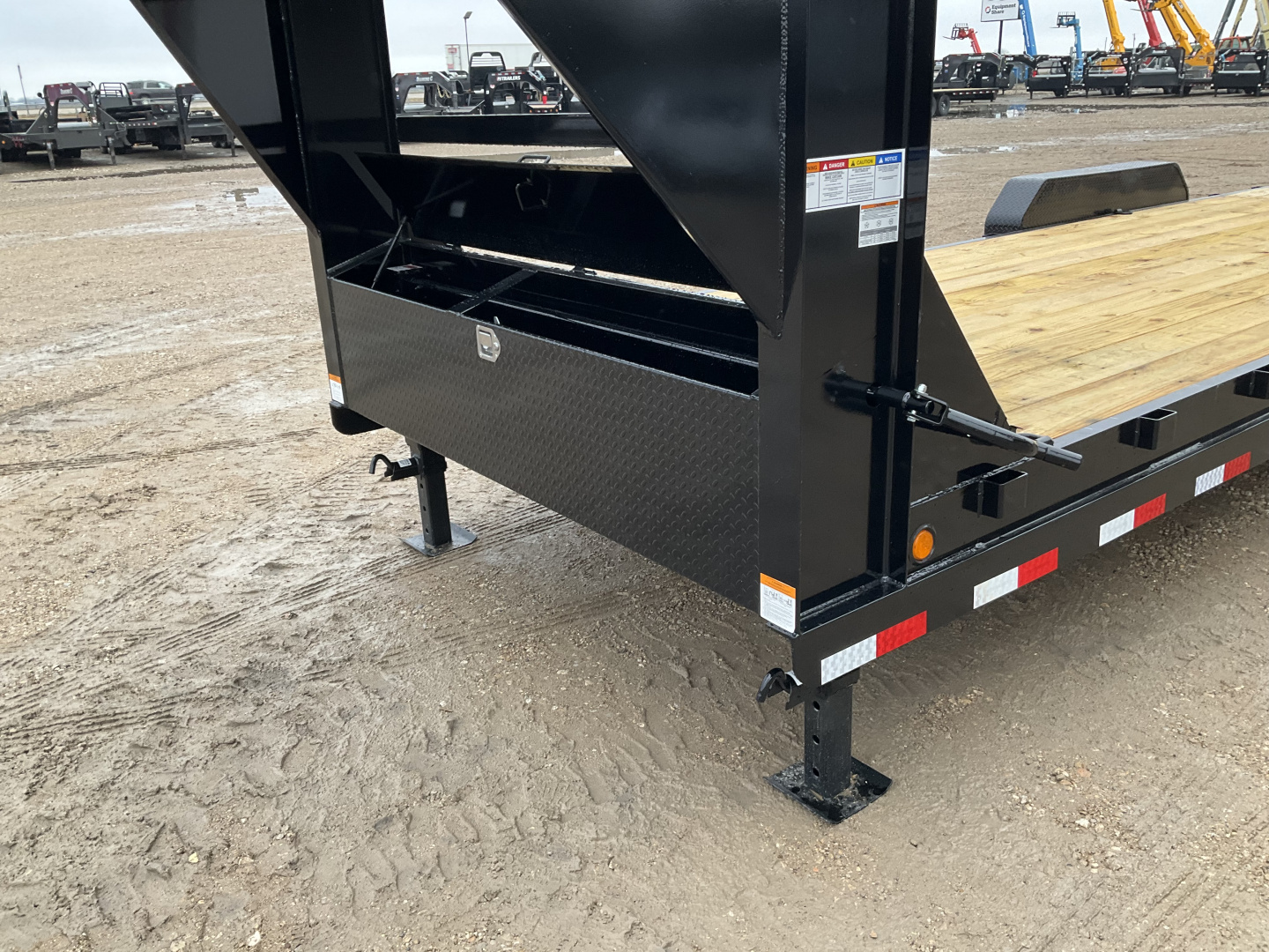 New 2026 PJ 83"x24' Gooseneck Channel Equipment Trailer – CC