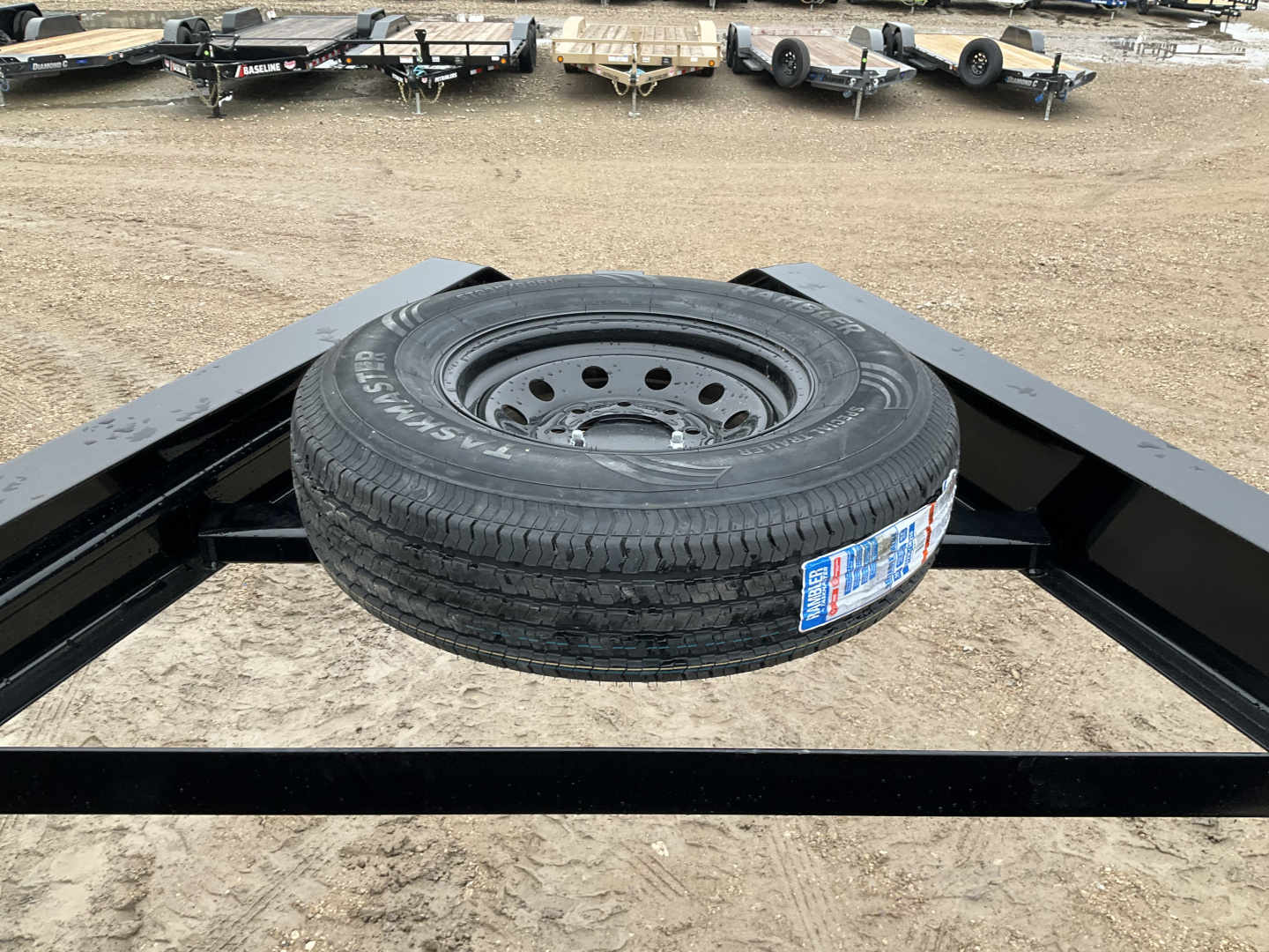 New 2026 PJ 83"x24' Gooseneck Channel Equipment Trailer – CC