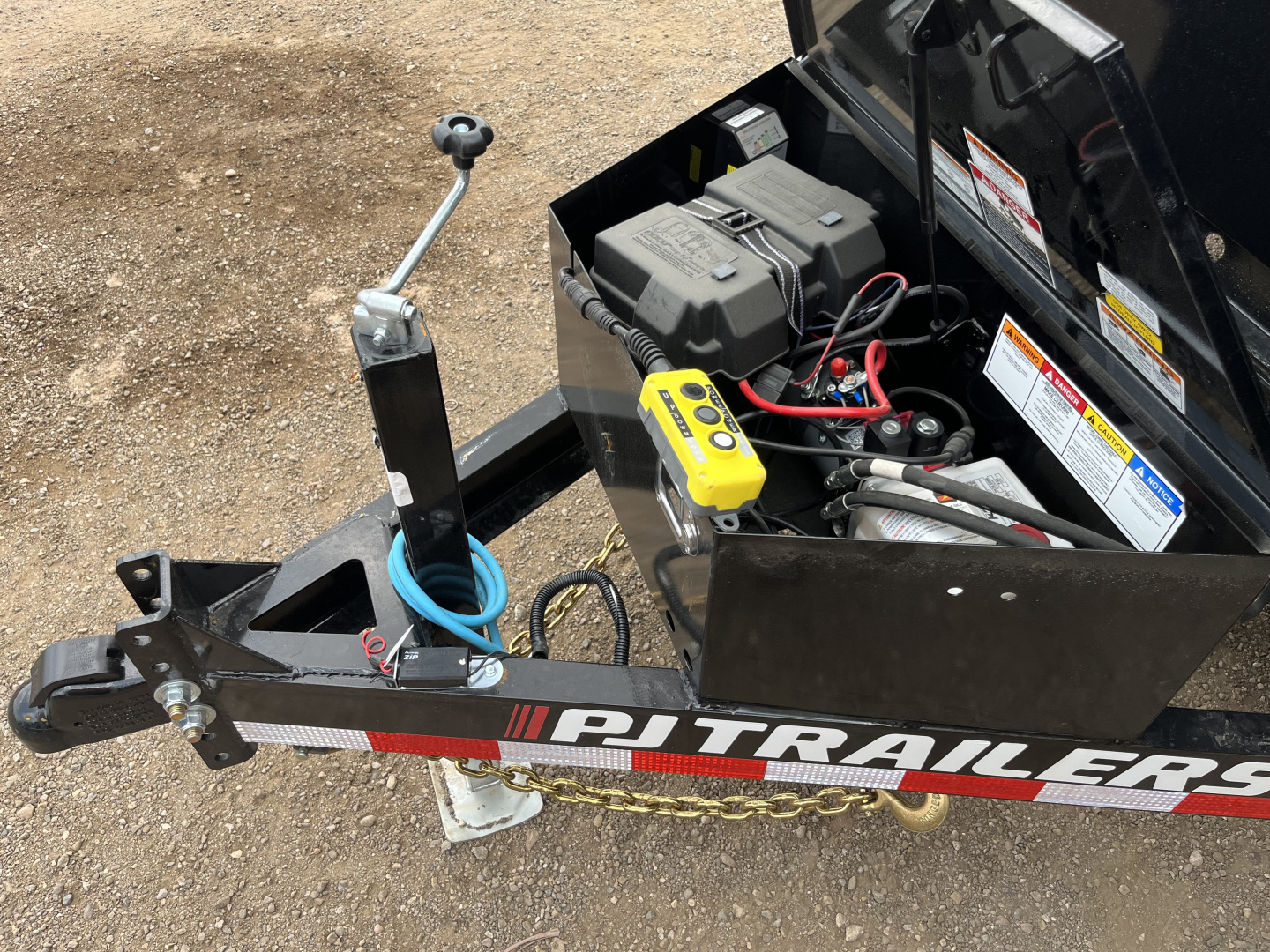 New 2026 PJ 83"x14' BP Tandem Axle Dump w/ 24" Sides – D7