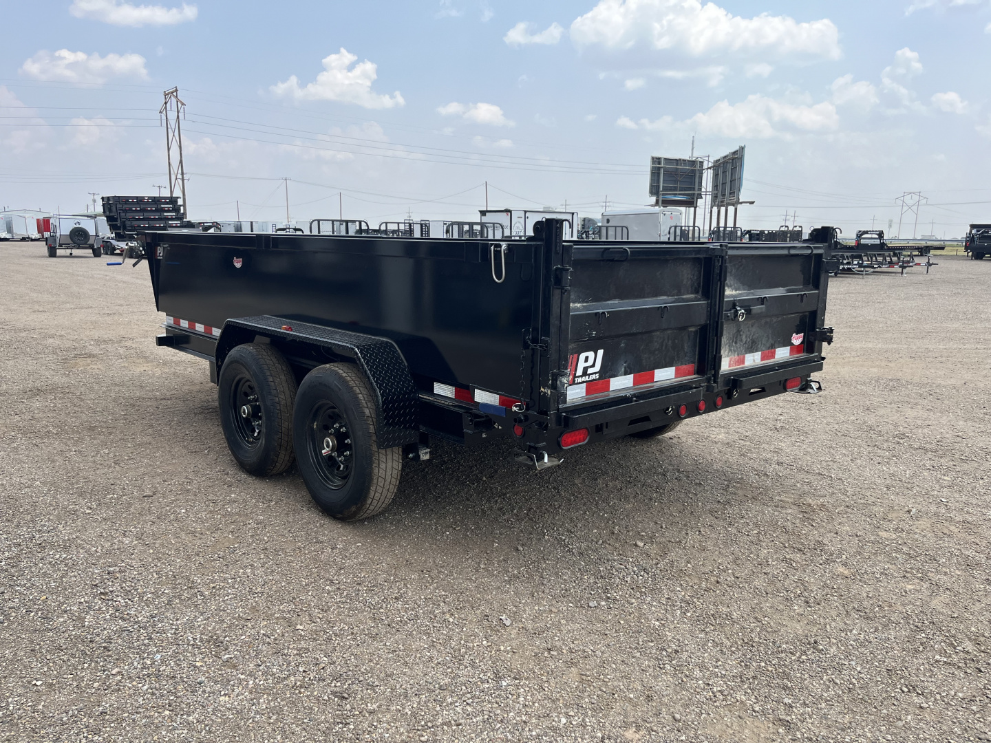 New 2026 PJ 83"x14' BP Tandem Axle Dump w/ 24" Sides – D7