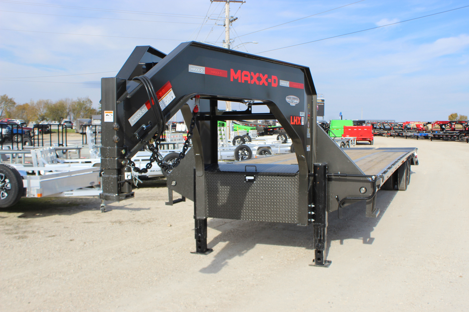 New 2026 MAXX-D LHX 34' 40k Gooseneck Flatbed Trailer