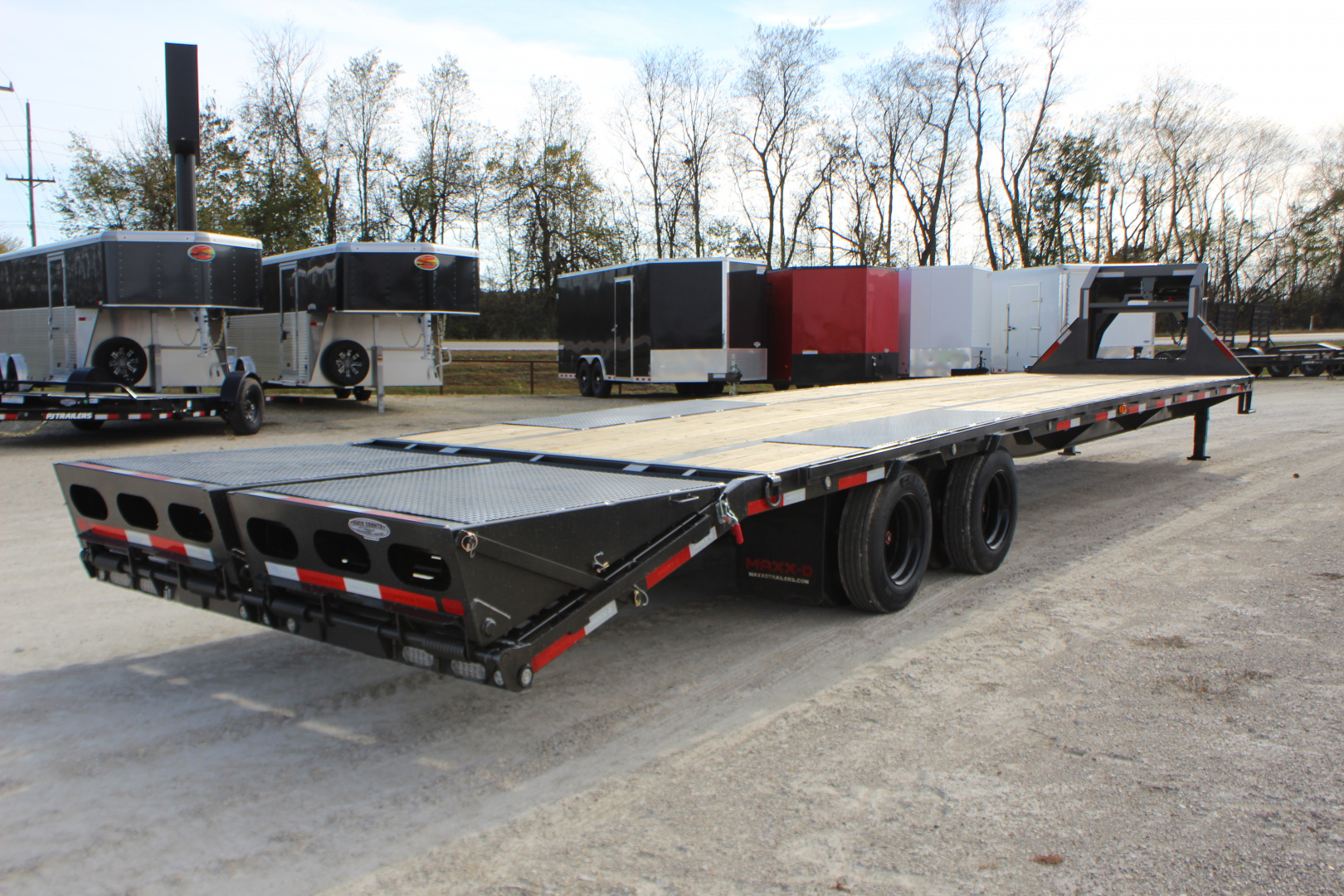 New 2026 MAXX-D LHX 34' 40k Gooseneck Flatbed Trailer