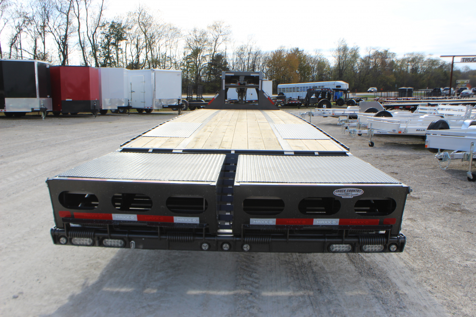 New 2026 MAXX-D LHX 34' 40k Gooseneck Flatbed Trailer