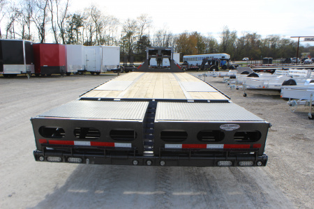 New 2026 MAXX-D LHX 34' 40k Gooseneck Flatbed Trailer