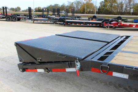 New 2026 MAXX-D LHX 34' 40k Gooseneck Flatbed Trailer