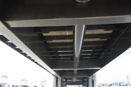 New 2026 MAXX-D LHX 34' 40k Gooseneck Flatbed Trailer