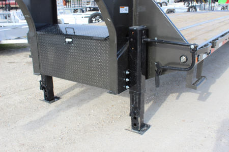 New 2026 MAXX-D LHX 34' 40k Gooseneck Flatbed Trailer