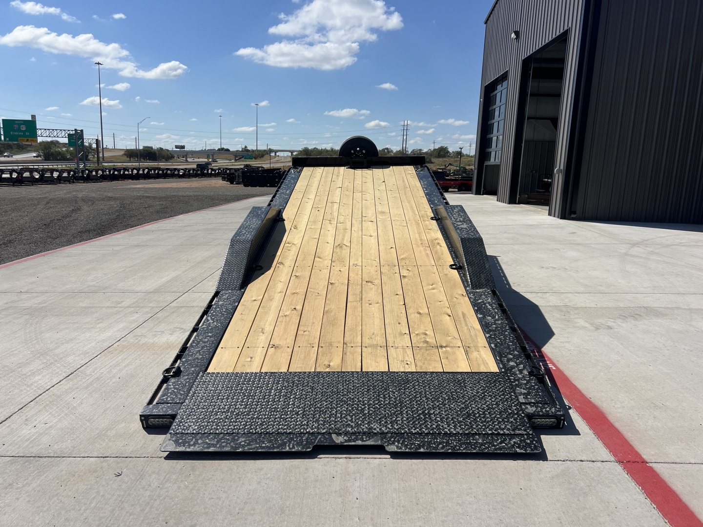 New 2026 MAXX-D 102”x24’ BP HD Channel Power Tilt – T8X