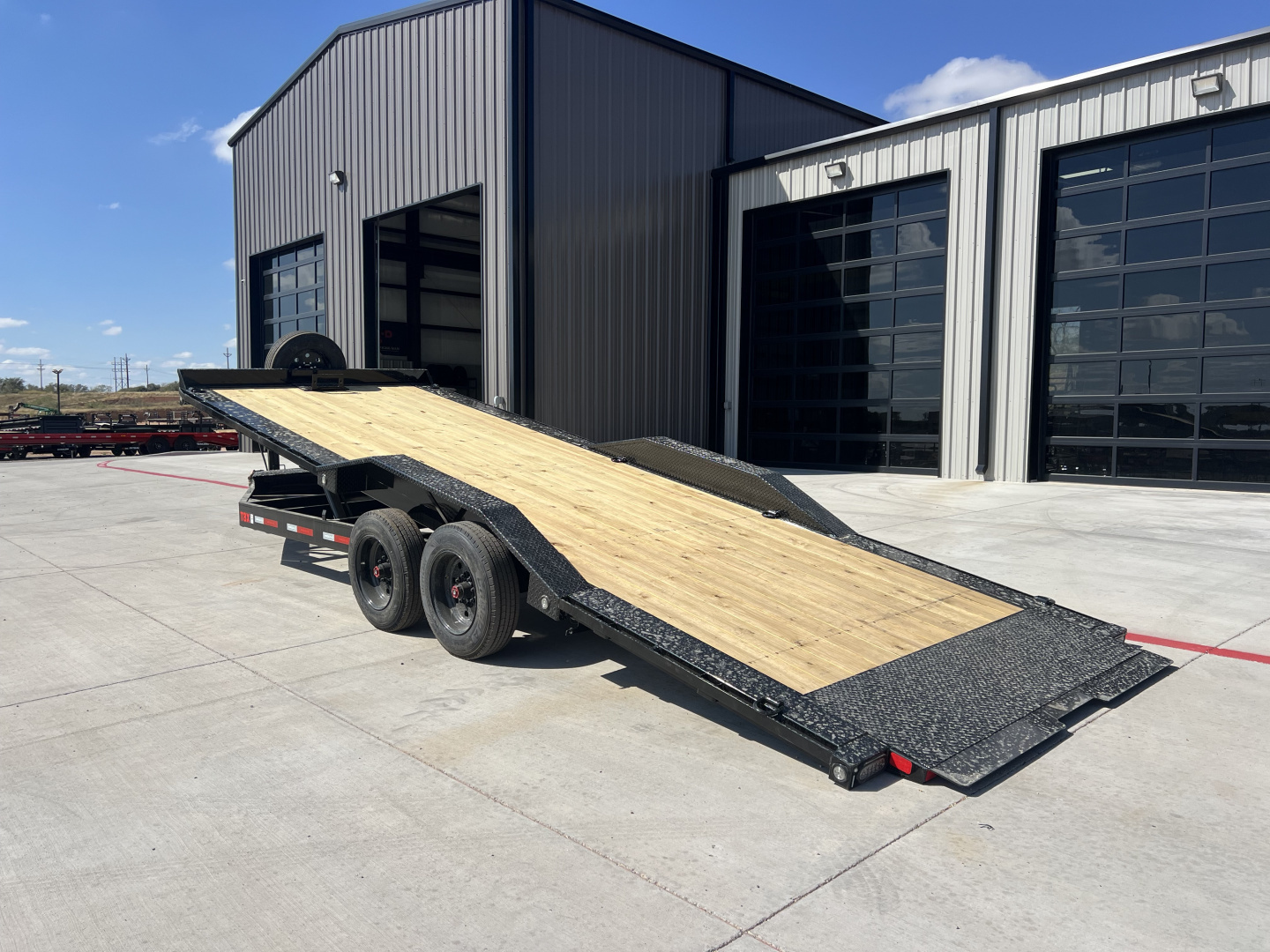 New 2026 MAXX-D 102”x24’ BP HD Channel Power Tilt – T8X