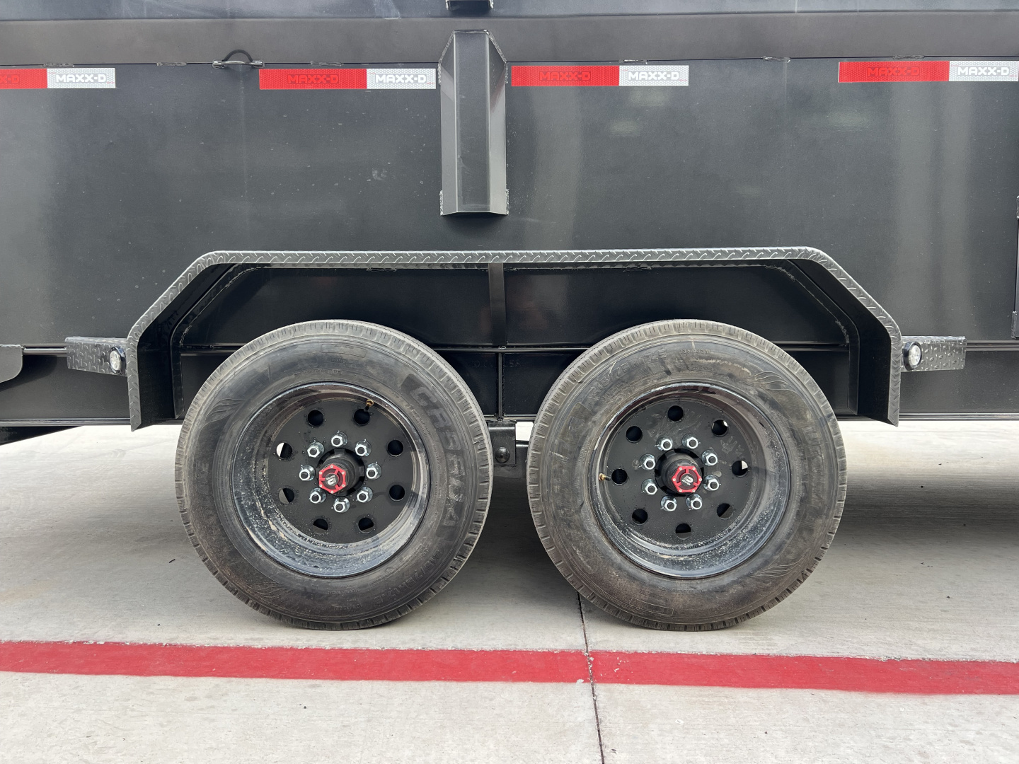 New 2026 MAXX-D 83”x16’ 18K Gooseneck Dump w/ 36” Sides – DTX