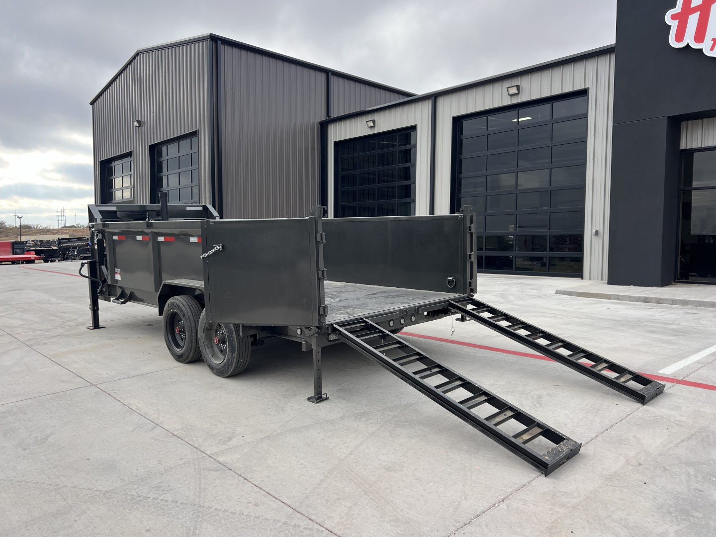 New 2026 MAXX-D 83”x16’ 18K Gooseneck Dump w/ 36” Sides – DTX