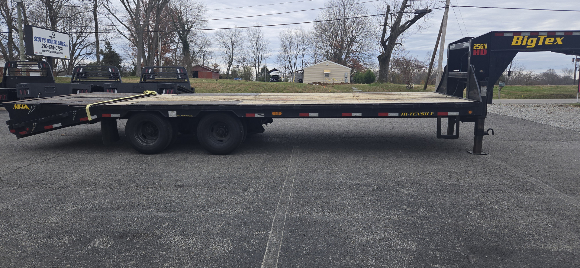 Used Repo 2023 Big Tex Trailers 25GN-20+5 Flatbed Trailer