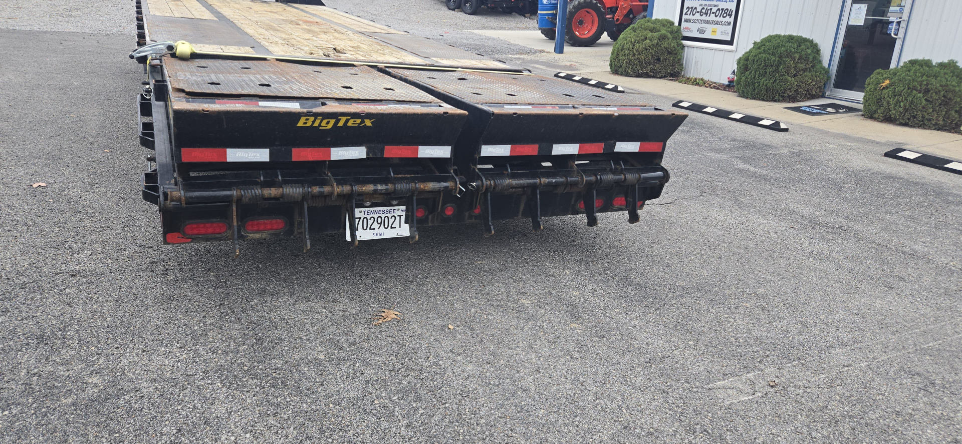 Used Repo 2023 Big Tex Trailers 25GN-20+5 Flatbed Trailer