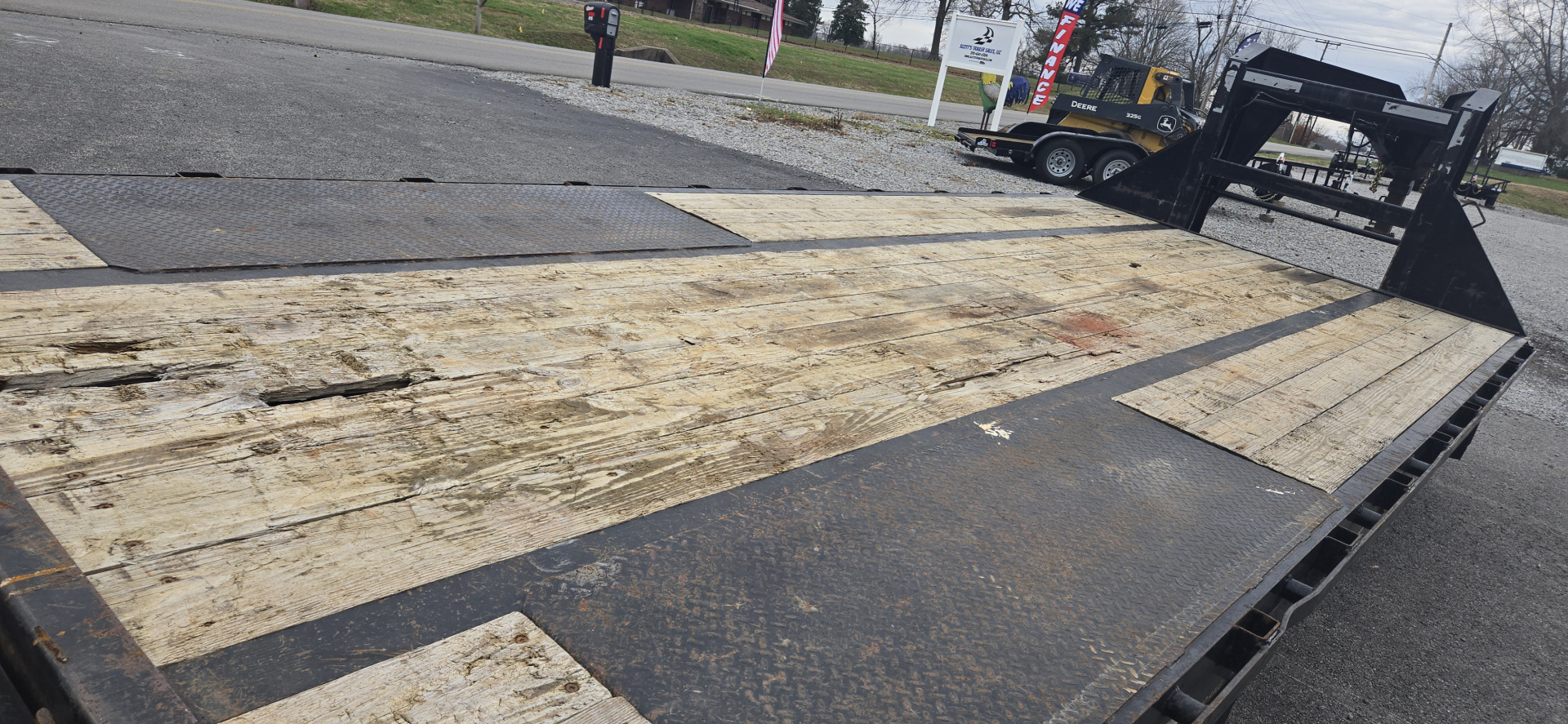 Used Repo 2023 Big Tex Trailers 25GN-20+5 Flatbed Trailer