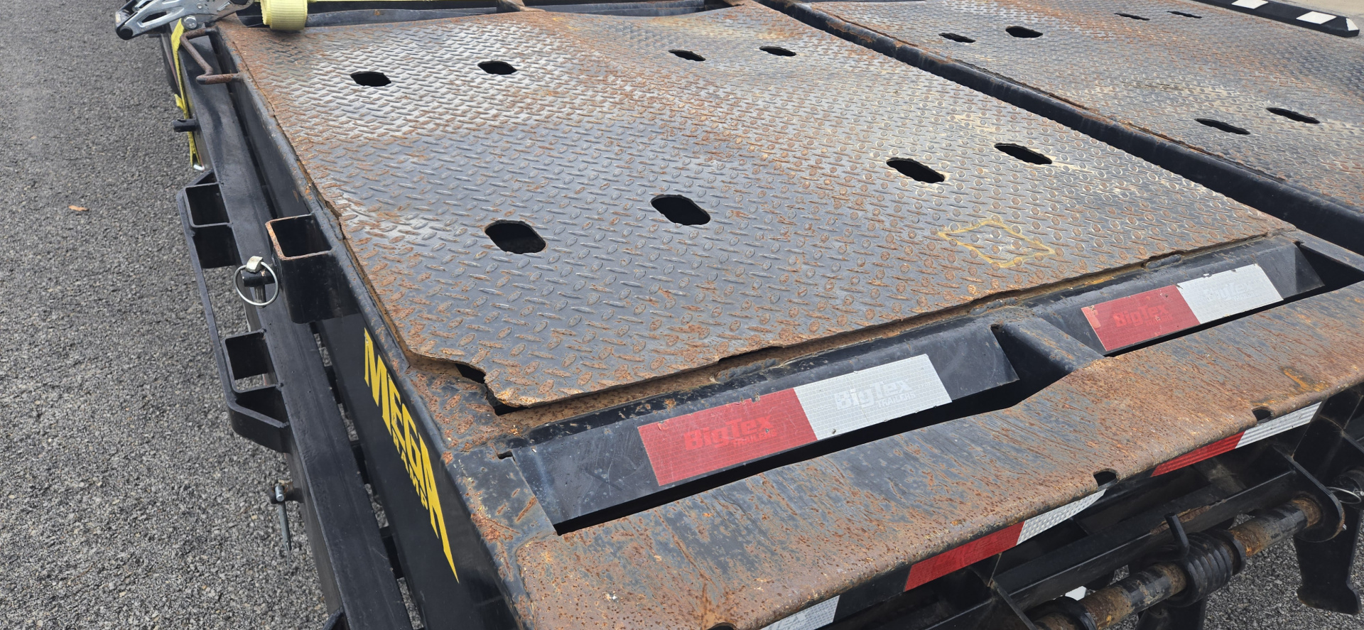 Used Repo 2023 Big Tex Trailers 25GN-20+5 Flatbed Trailer